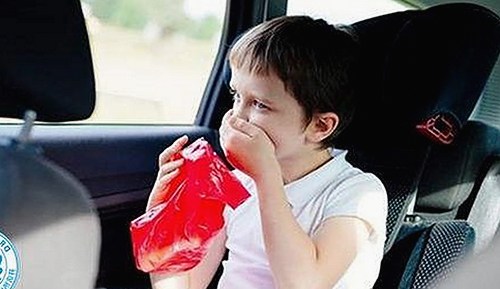 海角大神与姐姐私密互动引热议，礼物背后的故事揭秘